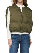 Load image into Gallery viewer, Catarina Puffer Vest