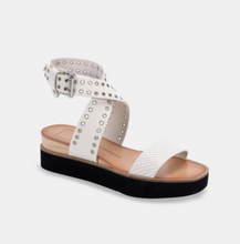 Load image into Gallery viewer, Panko Stud Sandal