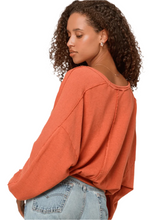 Load image into Gallery viewer, Pebles Seamed Sweatshirt